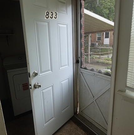 4th image of 833 N Lombard St