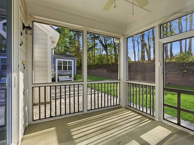 721 Vine Pond Ct — Photo 43