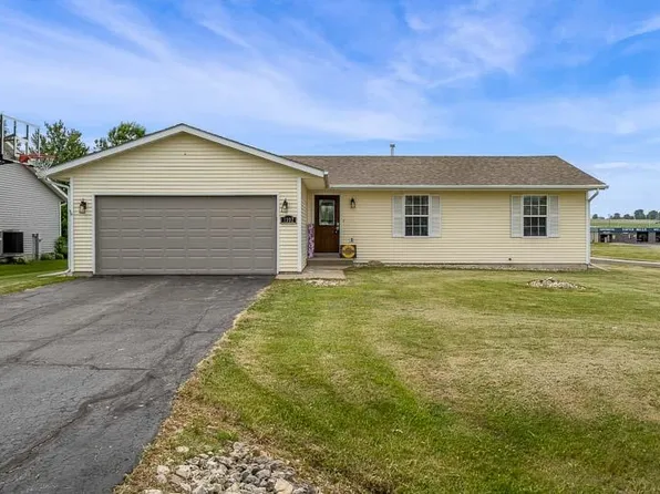 1102 Westmont Dr, Durand, IL 61024