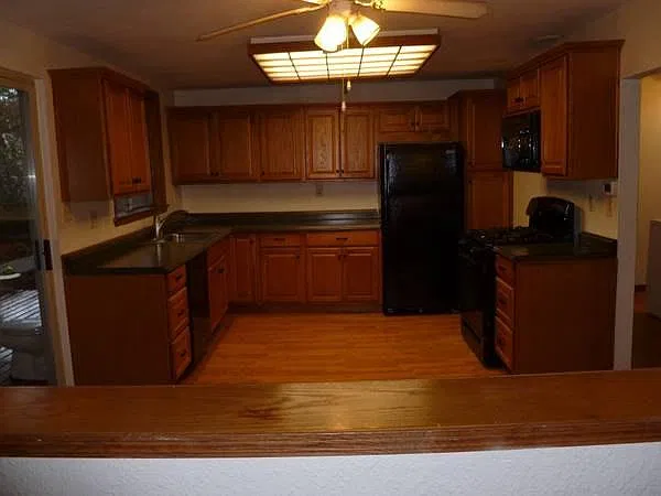 3 bed, 1500 sqft, $2,995 — Photo 3
