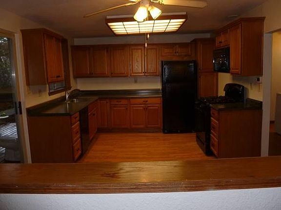 3rd image of 11025 SE 281st St