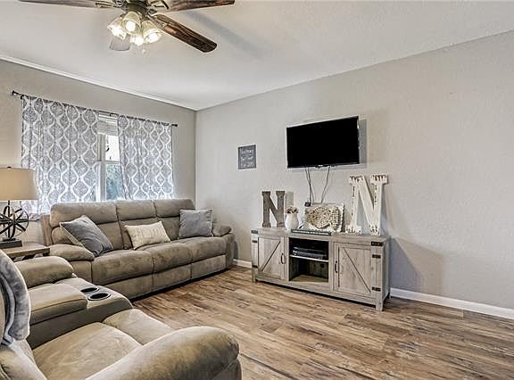 4th image of 134 Whispering Pines Dr