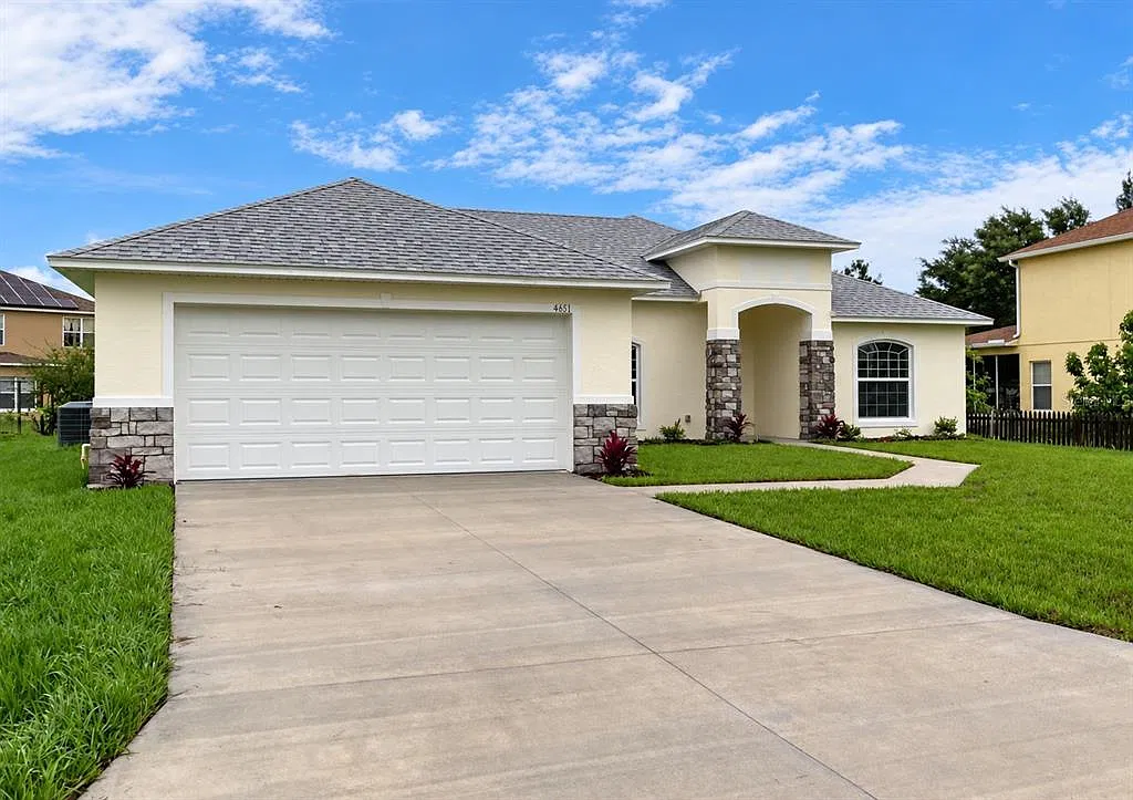 4 bed, 2.0 bath, 1781 sqft, $2,200 — Photo 2