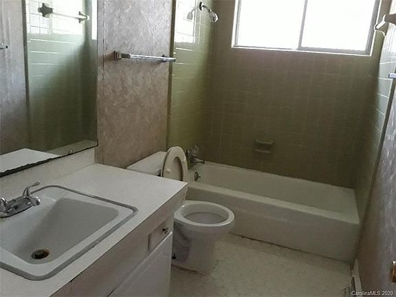 4th image of 4707 Highlake Dr