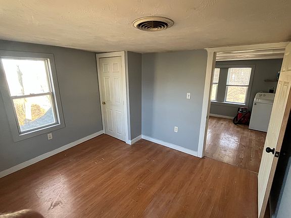 5th image of 26 Washburn St Unit A