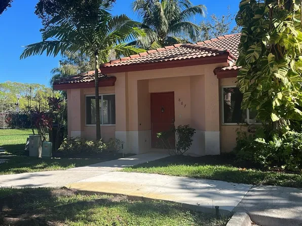 867 NW 208th Dr, Pembroke Pines, FL 33029