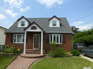 410 1st Pl, Uniondale, NY