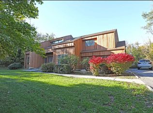 4 Sage Brush Ct, East Setauket, NY 11733