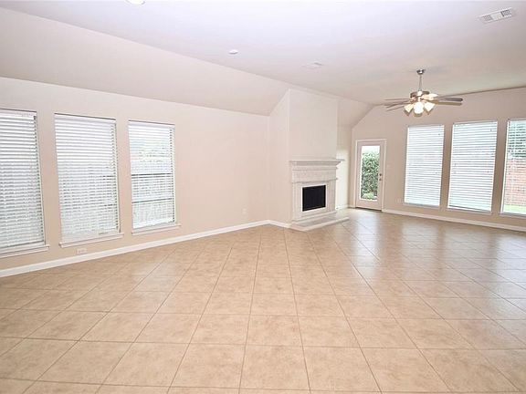 5th image of 5511 Linden Rose Ln