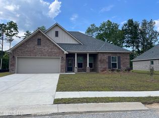 6804 Rolling Green Dr, Pass Christian, MS 39571