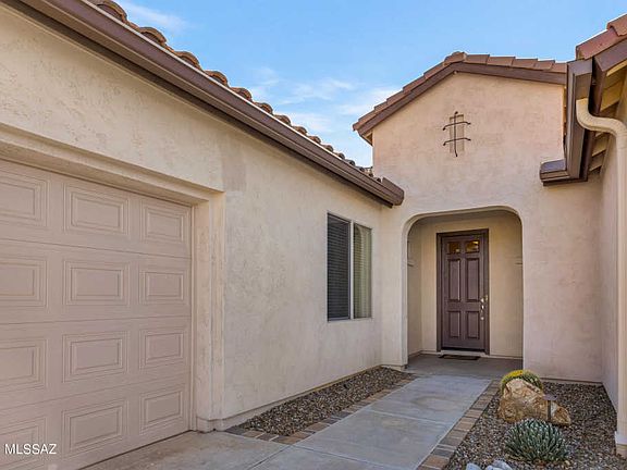 3rd image of 61773 E Oakwood Dr