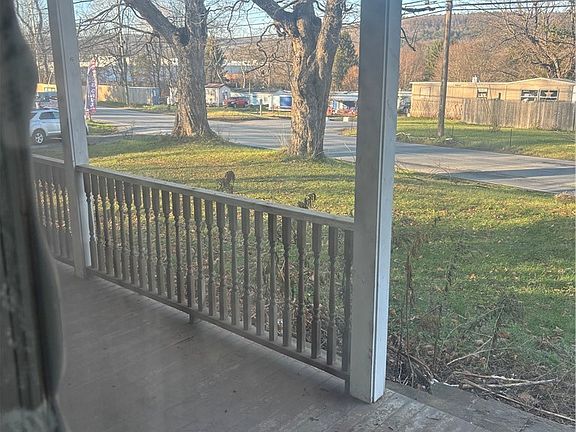 4th image of 388 Southside Dr