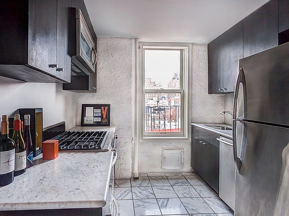 4th image of 92 Perry St APT 19
