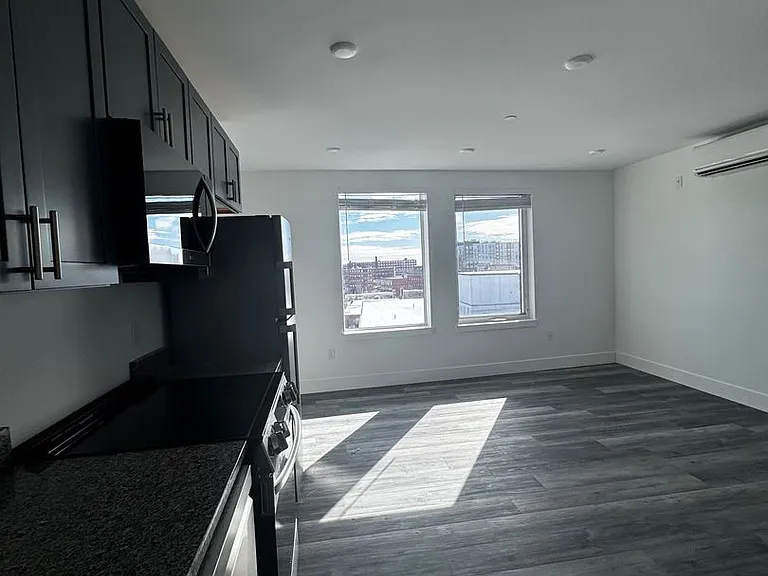 585 ESSEX STREET — Photo 53