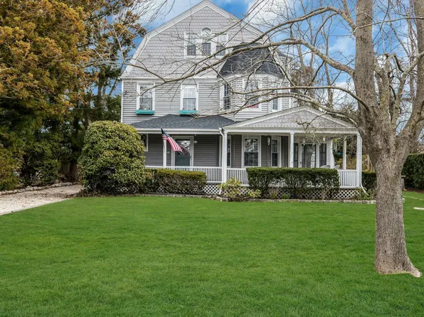 269 Candee Avenue, Sayville, NY 11782
