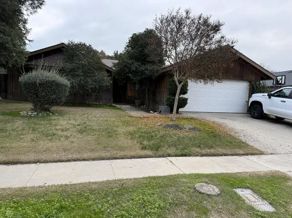 1765 E Sandalwood Avenue, Tulare, CA 93274