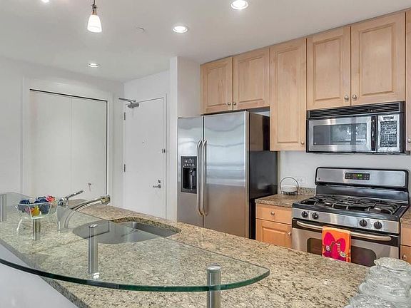 4th image of 319 Vine St APT 109