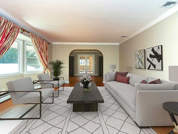3rd image of 8 Carol Ct