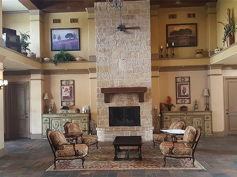 512 Fossil Creek Dr — Photo 10