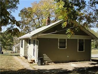 5th image of 2965 Hutchings St