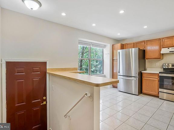3rd image of 3132 Antrim Cir