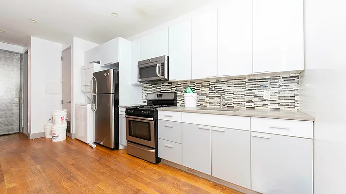 Rented by Nooklyn NYC LLC | media 24