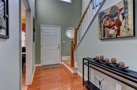 3rd image of 920 Camden Ct