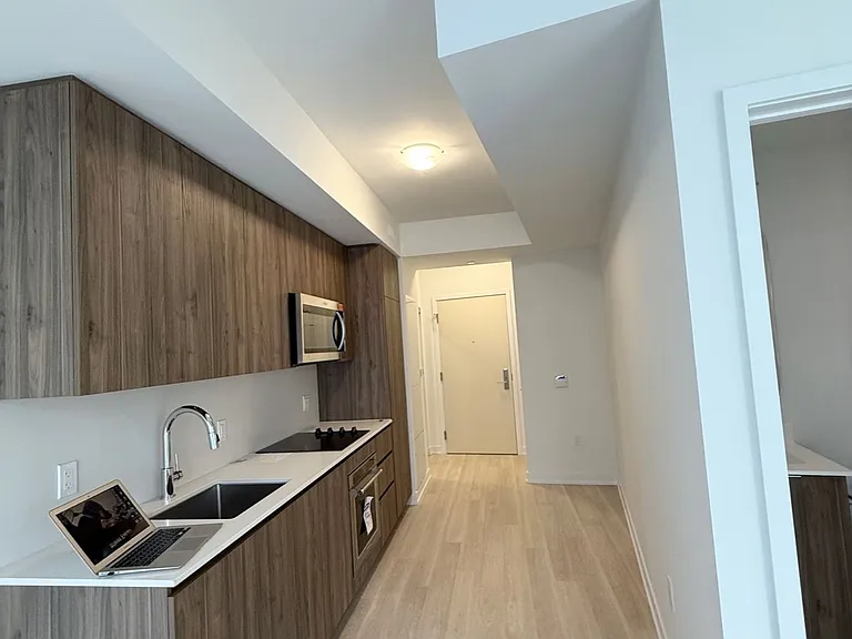 15 Richardson St #408 — Photo 4