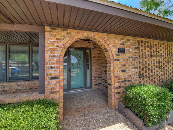 3rd image of 100 Cottonwood Dr