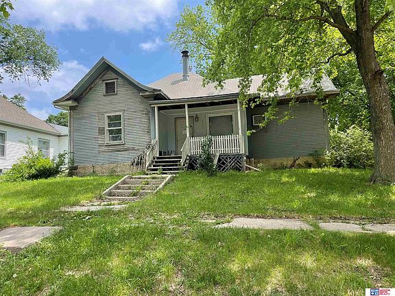 2nd image of 1300 N Iowa Ave