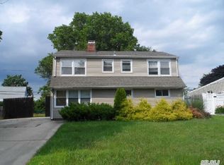 107 Meridian Rd, Levittown, NY 11756