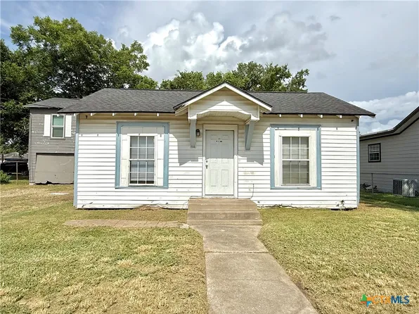 1006 N Goldman St, Victoria, TX 77901