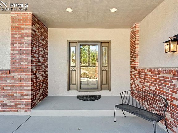 3rd image of 20120 Doewood Dr