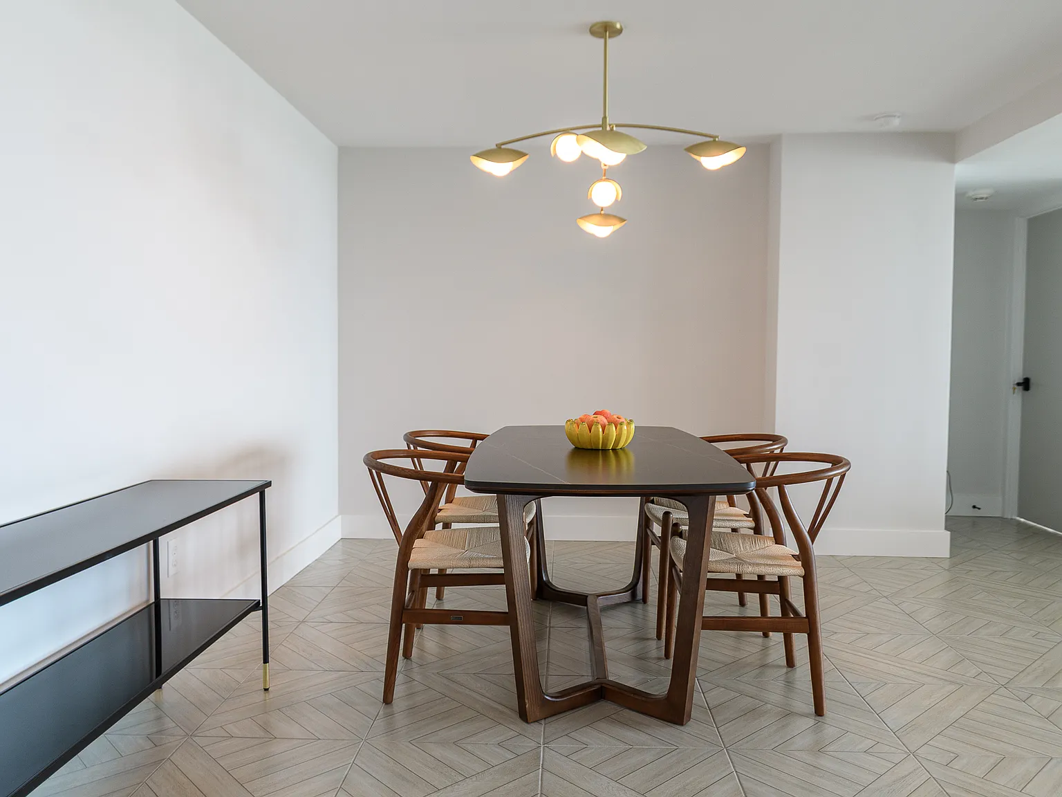 2 bed, 1175 sqft, $3,600 — Photo 4