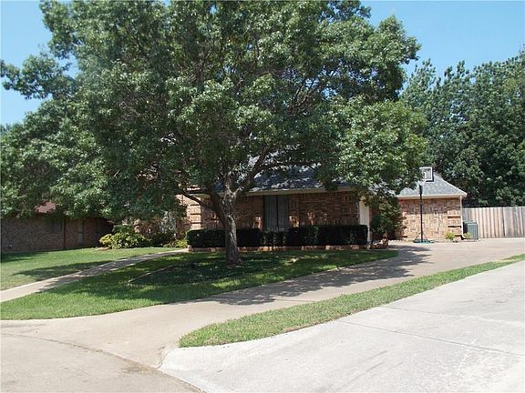 4th image of 1117 Shady Oak Trl