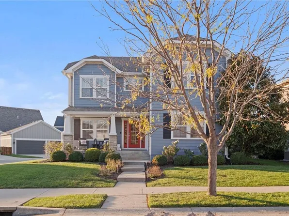 3152 SW Grandstand Cir, Lees Summit, MO 64081