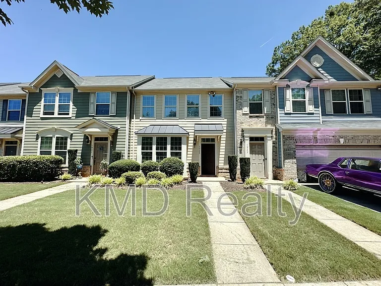 1935 Fleetwood Dr — Photo 1