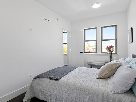 5th image of 1551 W Hollywood Ave #4