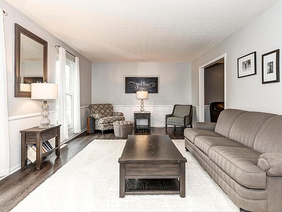 4th image of 10046 Oxford Dr