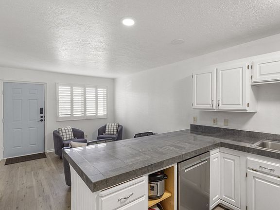 3rd image of 1845 W Canyon Dr #1409