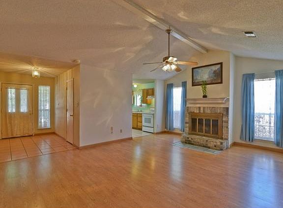 5th image of 1305 Stone Creek Dr