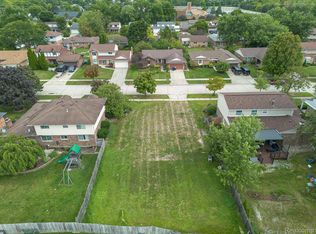 44995 Quaker Hill Dr, Canton, MI 48187