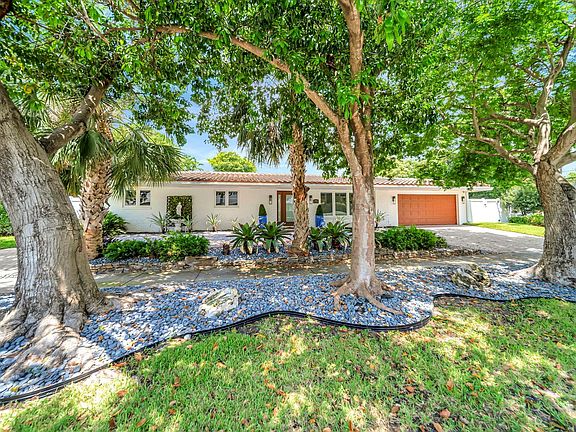 3rd image of 1925 SE 25th Avenue
