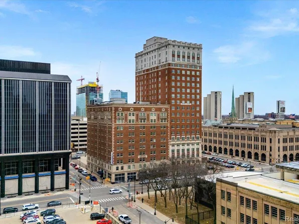525 W Lafayette Blvd 17-apt 13E, Detroit, MI 48226