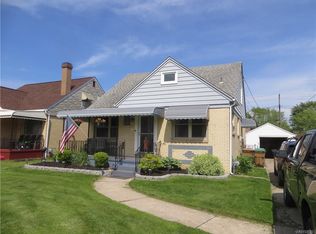 33 Donald Dr, Cheektowaga, NY 14225