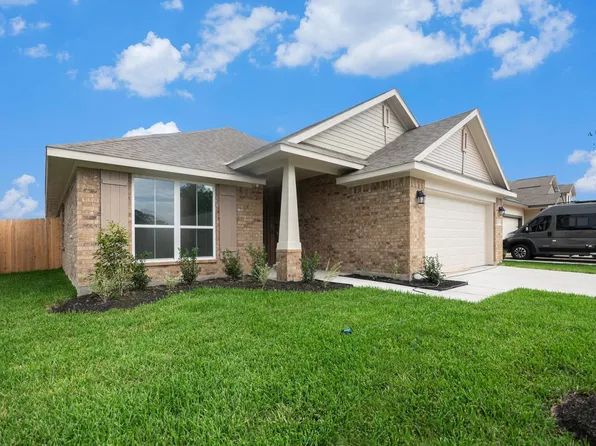 205 Bryan Way, Angleton, TX 77515