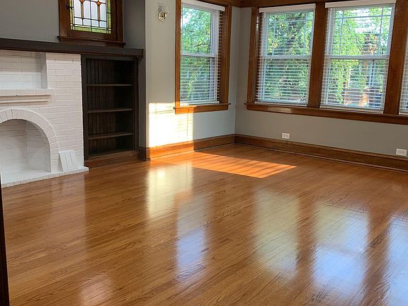 4th image of 3626 W Cornelia Ave