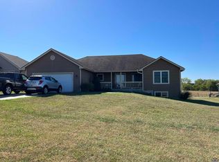 8725 SW 29th St, Topeka, KS 66614