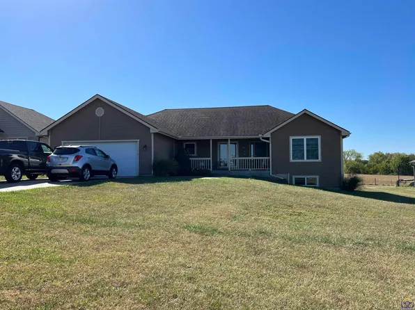 8725 SW 29th St, Topeka, KS 66614