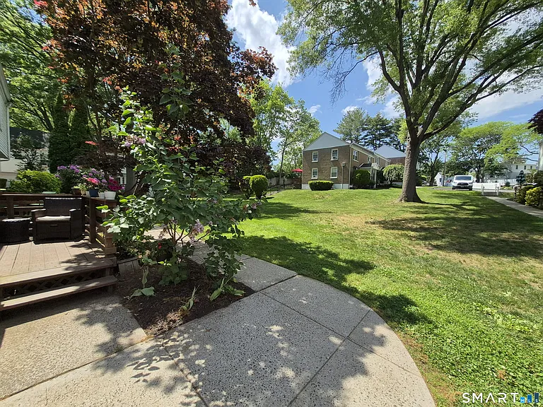 245 Sunnyridge Ave #15 — Photo 12